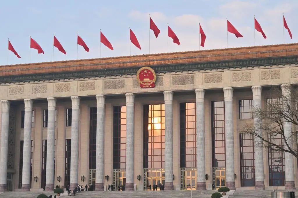 李強(qiáng)提到：新型儲(chǔ)能、“沙戈荒”、海上風(fēng)電